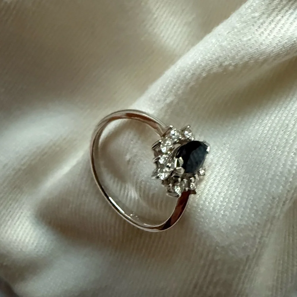 18K White Gold Sapphire & Diamond Engagement Ring - Picture 9 of 16